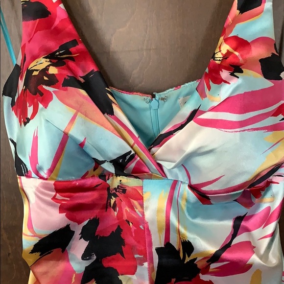 Cache Floral Ruched Dress - Picture 5 of 7